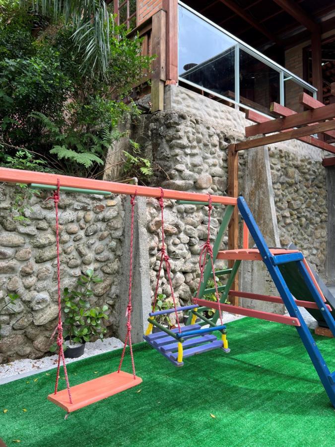 Pousada Vila Portuguesa Бомбиньяс Экстерьер фото