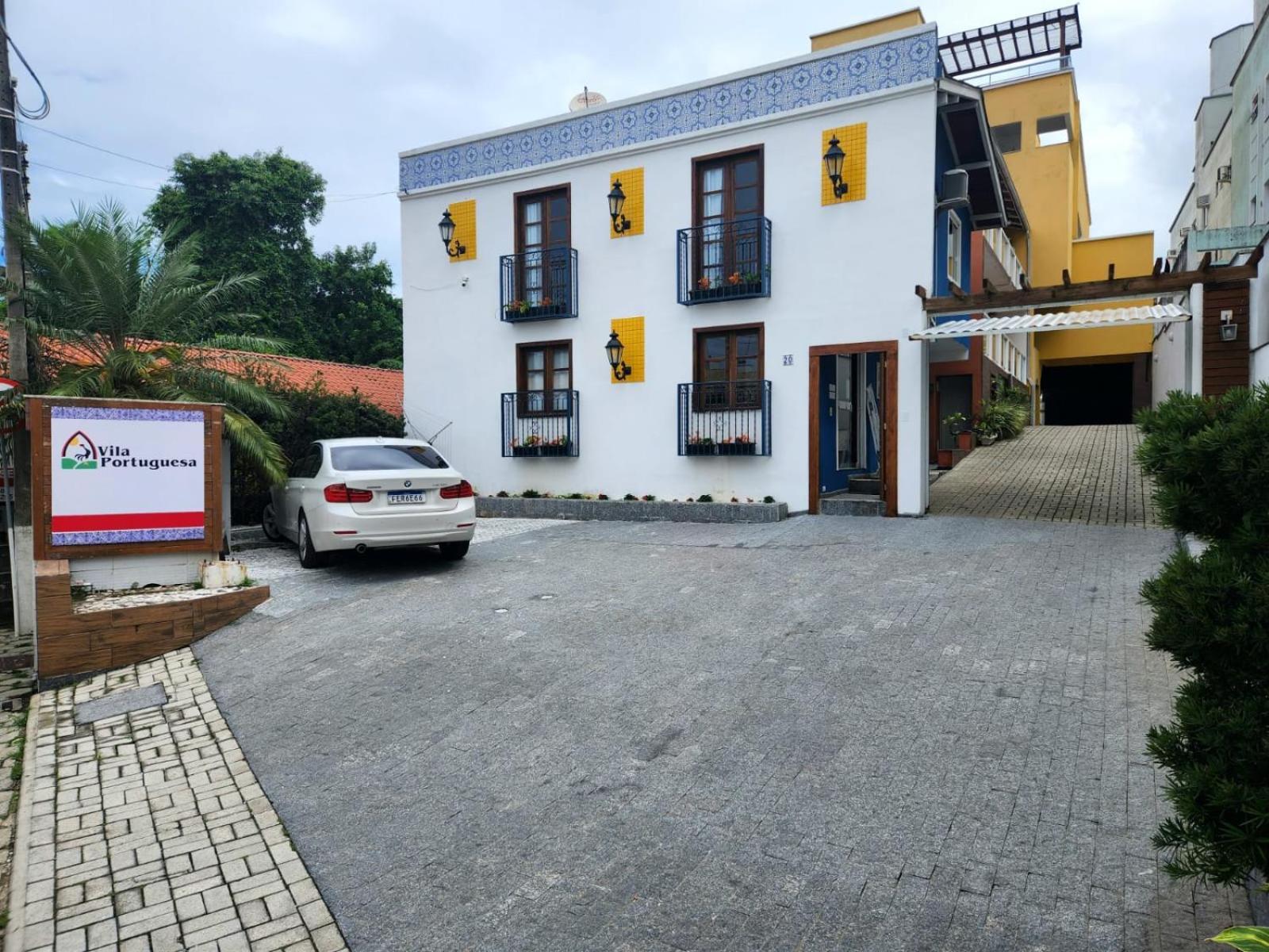 Pousada Vila Portuguesa Бомбиньяс Экстерьер фото