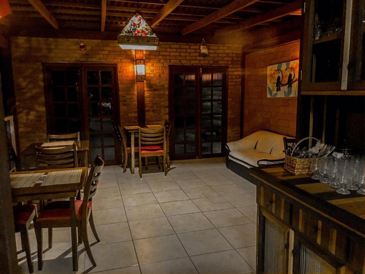Pousada Vila Portuguesa Бомбиньяс Экстерьер фото